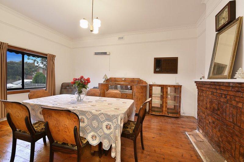 Photo - 43 Huntington Grove, Coburg VIC 3058 - Image 2