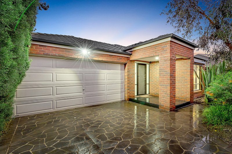 Photo - 43 Hurlingham Way, Craigieburn VIC 3064 - Image 17