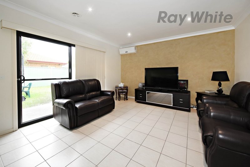 Photo - 43 Hyde Park Terrace, Point Cook VIC 3030 - Image 6