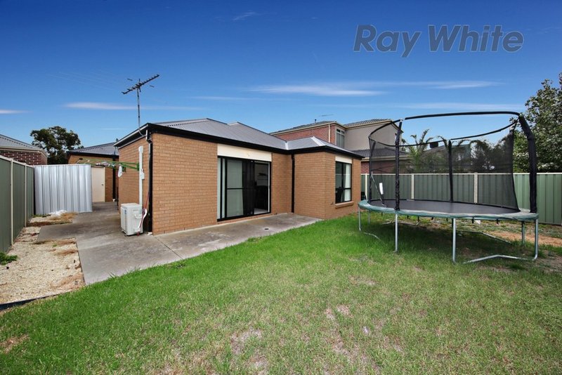 Photo - 43 Hyde Park Terrace, Point Cook VIC 3030 - Image 9