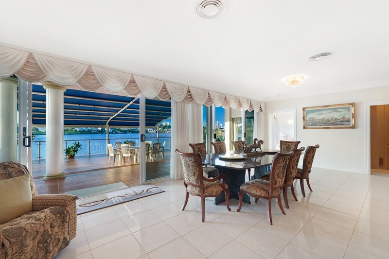 Photo - 43 Intrepid Drive, Mermaid Waters QLD 4218 - Image 15