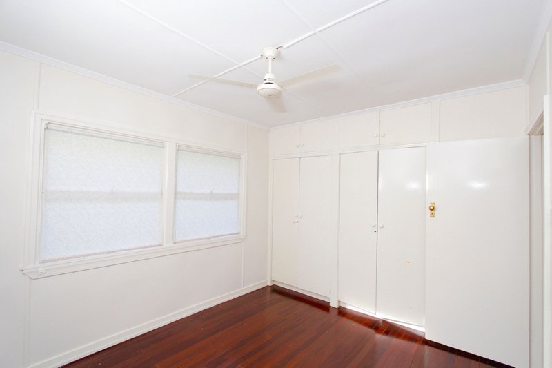 Photo - 43 Iona Terrace, Taringa QLD 4068 - Image 11