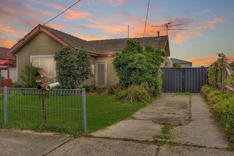 Photo - 43 James Street, Fawkner VIC 3060 - Image 2