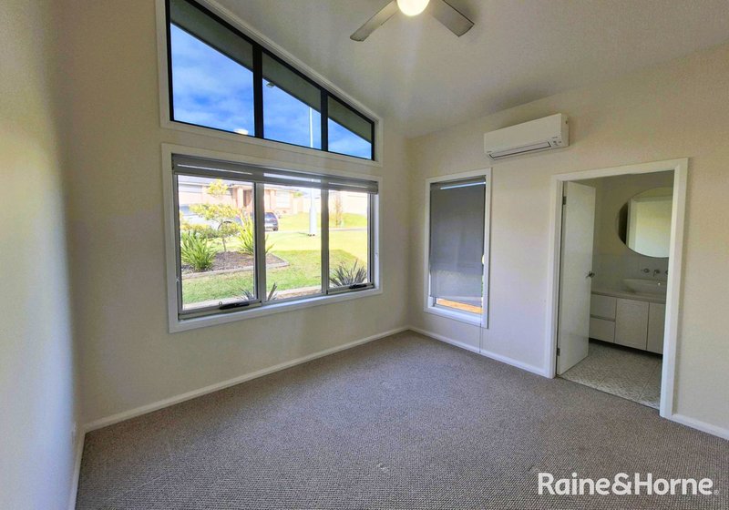 Photo - 43 Jindalee Crescent, Nowra NSW 2541 - Image 4