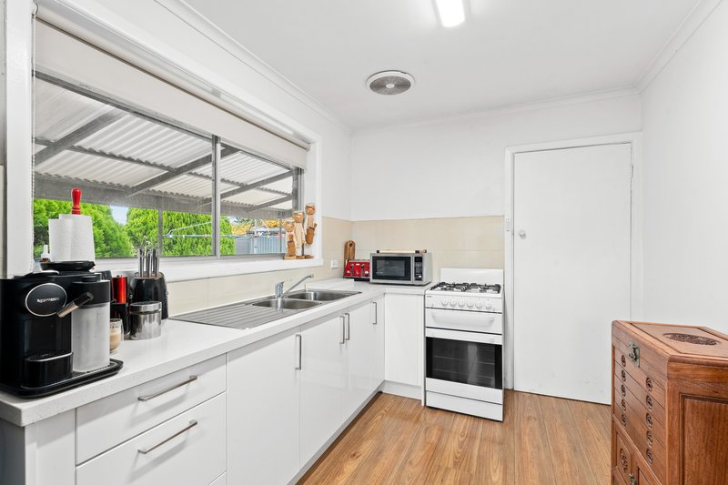 Photo - 43 Kenneth Street, Bulleen VIC 3105 - Image 3