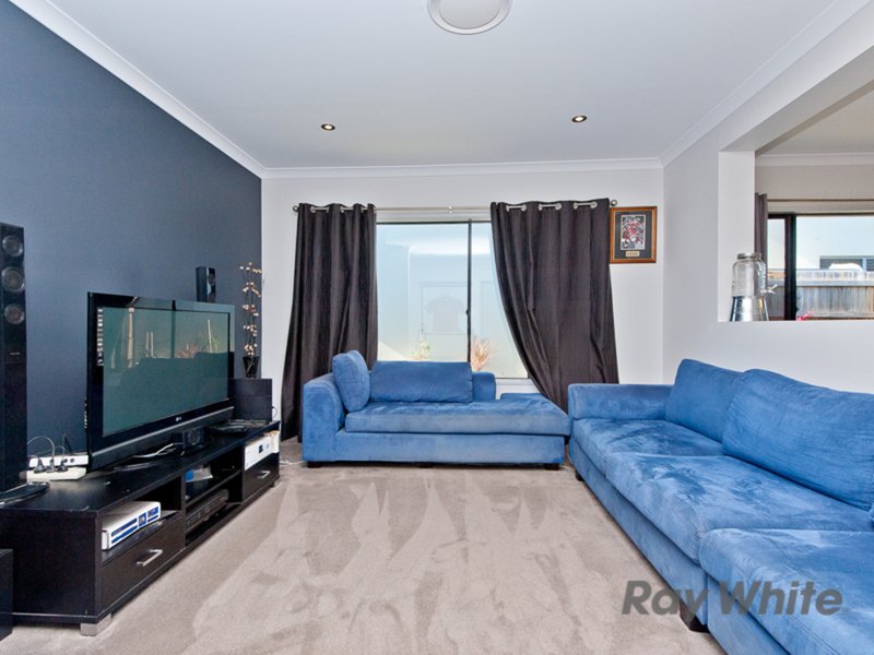 Photo - 43 Kidston Crescent, Warner QLD 4500 - Image 5