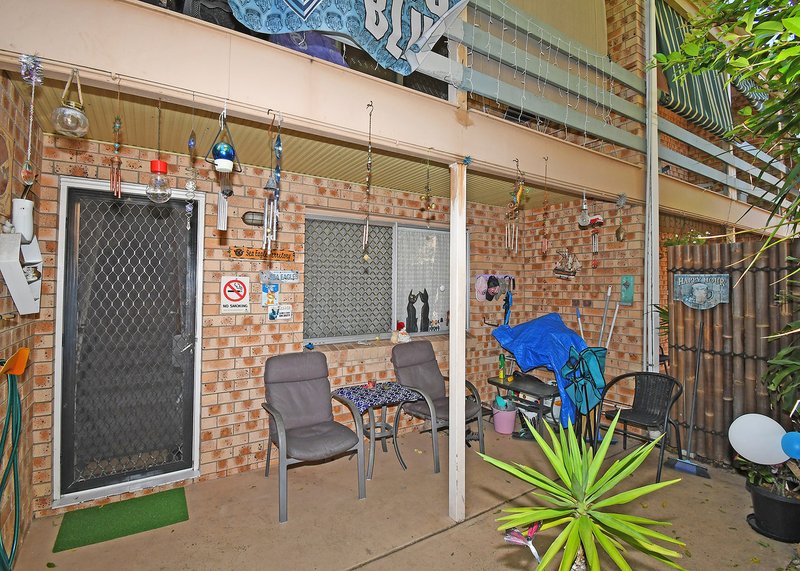 Photo - 4/3 King Street, Urangan QLD 4655 - Image 5