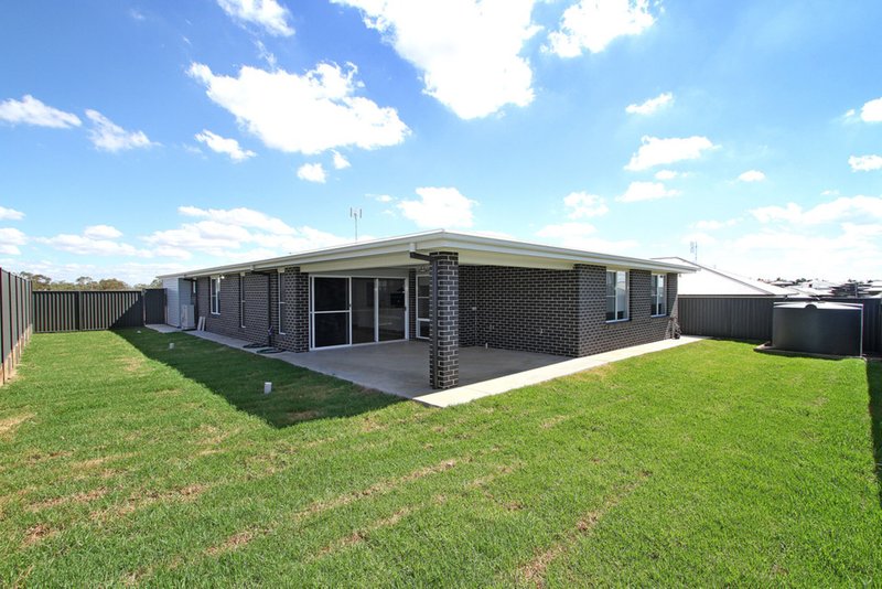 Photo - 43 Kingham Street, Tamworth NSW 2340 - Image 11