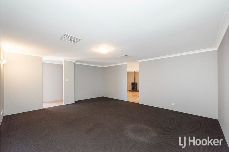 Photo - 43 Kingsford Way, Huntingdale WA 6110 - Image 3