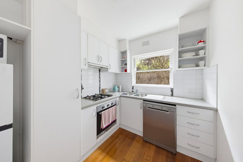 Photo - 4/3 Kooyongkoot Road, Hawthorn VIC 3122 - Image 5