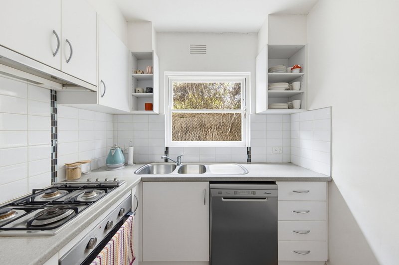 Photo - 4/3 Kooyongkoot Road, Hawthorn VIC 3122 - Image 6