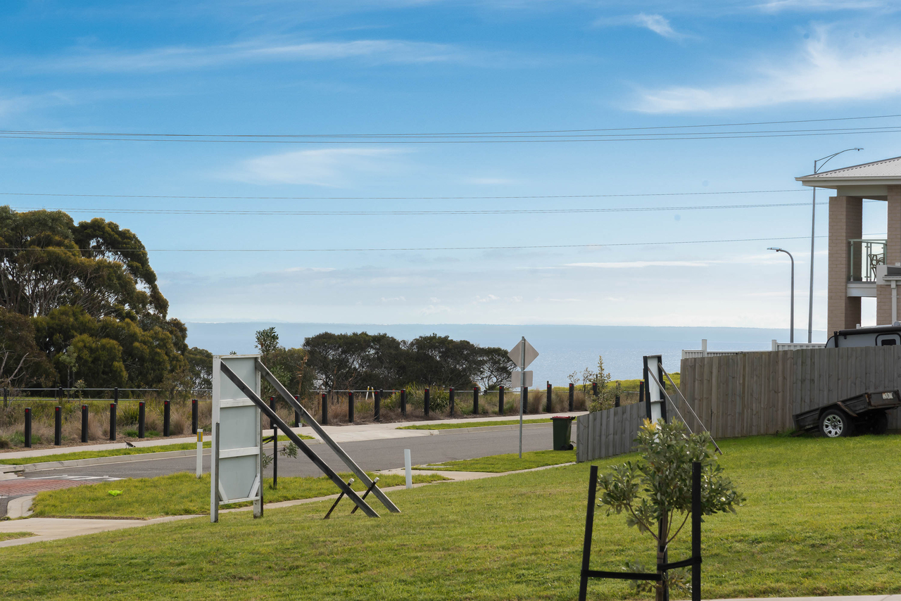 43 Laurette Avenue, San Remo, VIC 3925 - Image 3