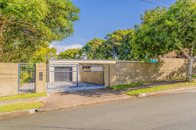 Photo - 43 Lenore Crescent, Springwood QLD 4127 - Image 3