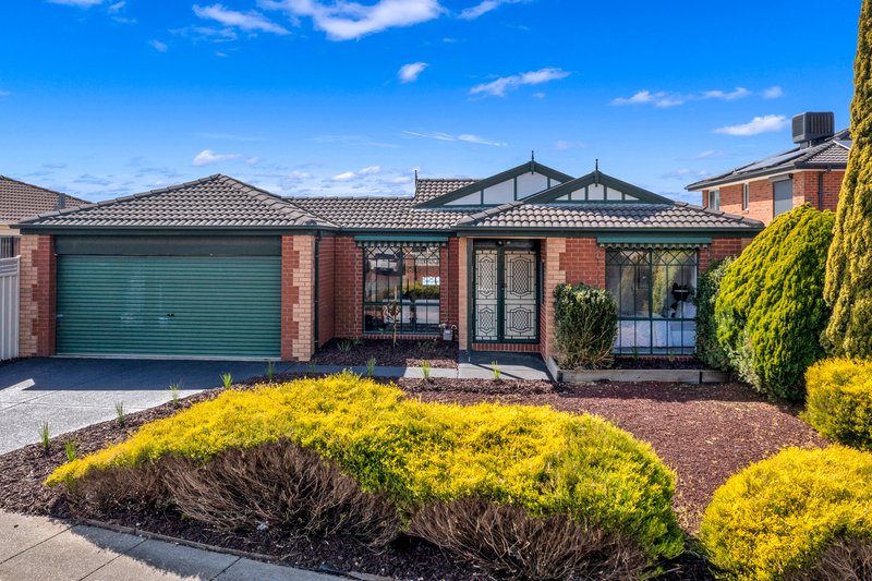 Photo - 43 Lincolne Crescent, Roxburgh Park VIC 3064 - Image 2