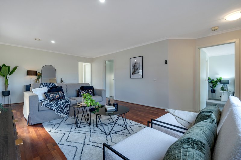 Photo - 43 Lincolne Crescent, Roxburgh Park VIC 3064 - Image 5