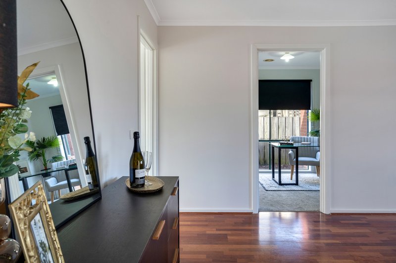 Photo - 43 Lincolne Crescent, Roxburgh Park VIC 3064 - Image 6