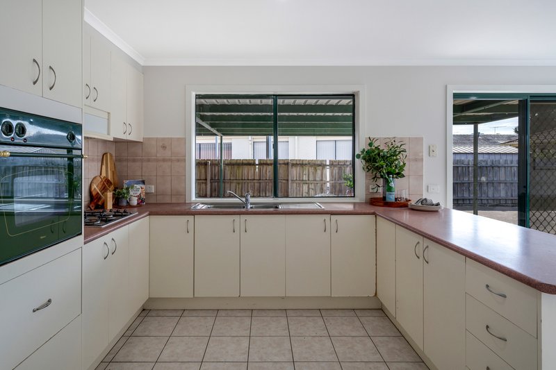 Photo - 43 Lincolne Crescent, Roxburgh Park VIC 3064 - Image 12