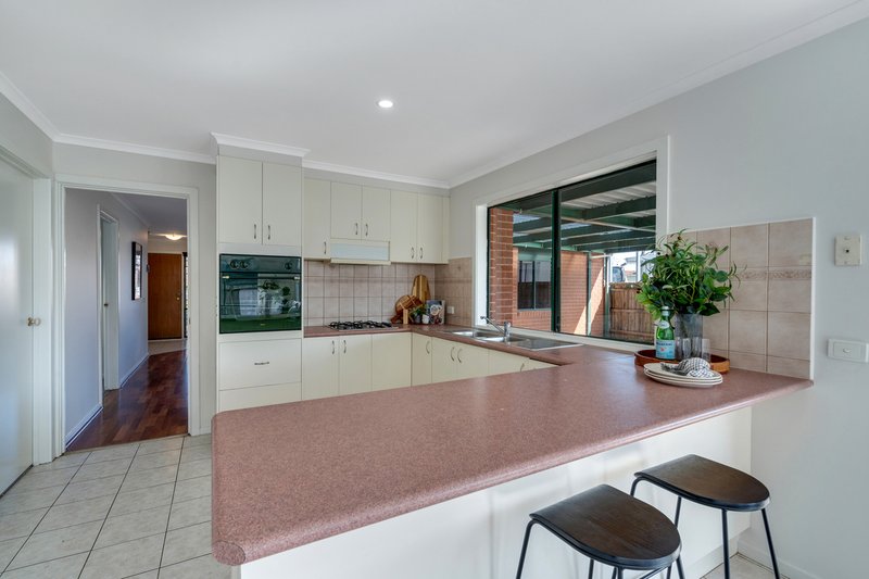 Photo - 43 Lincolne Crescent, Roxburgh Park VIC 3064 - Image 13