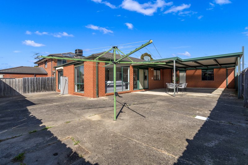 Photo - 43 Lincolne Crescent, Roxburgh Park VIC 3064 - Image 24