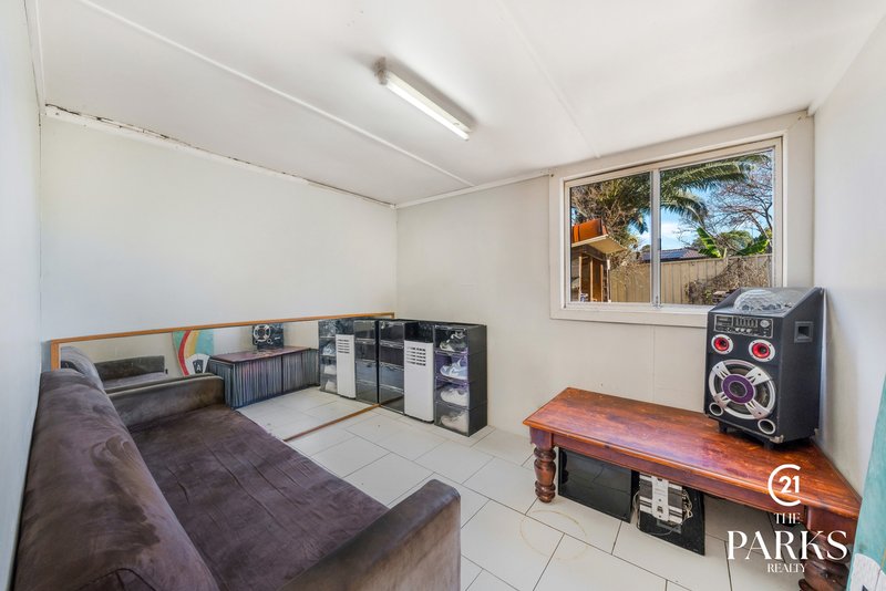 Photo - 43 Locke Street, Wetherill Park NSW 2164 - Image 9