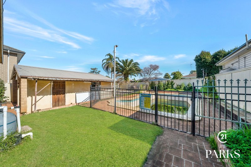 Photo - 43 Locke Street, Wetherill Park NSW 2164 - Image 11