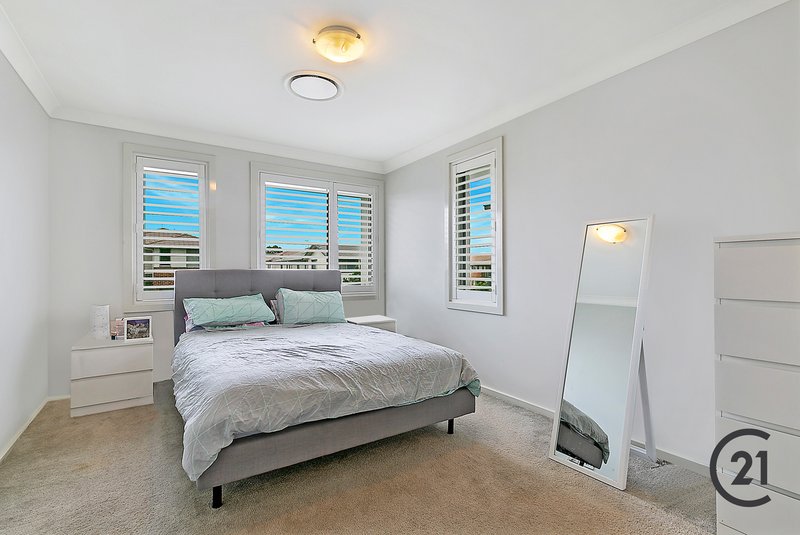 Photo - 43 Lookout Circuit, Stanhope Gardens NSW 2768 - Image 5