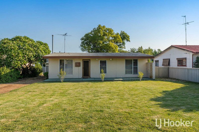 Photo - 43 Loxton Street, Dudley Park WA 6210 - Image 2