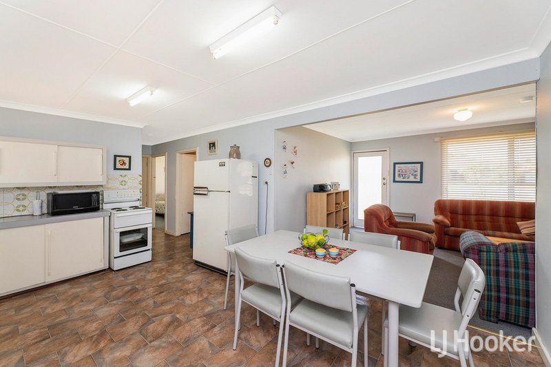 Photo - 43 Loxton Street, Dudley Park WA 6210 - Image 5