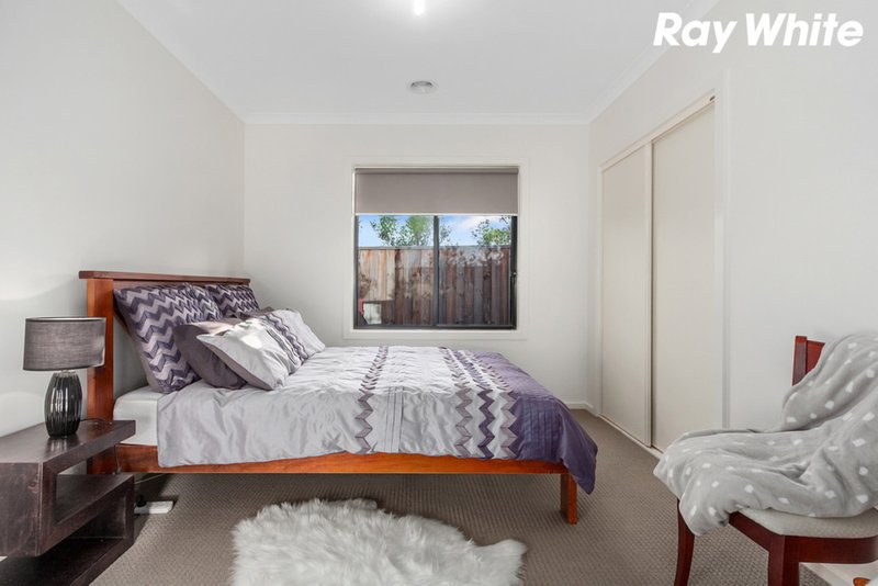 Photo - 4/3 Manor View, Pakenham VIC 3810 - Image 4