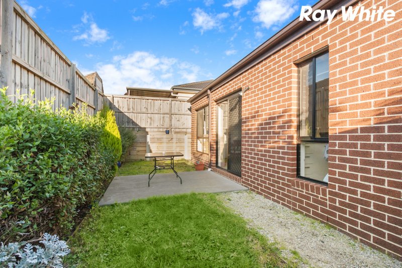 Photo - 4/3 Manor View, Pakenham VIC 3810 - Image 5