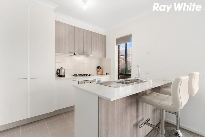 Photo - 4/3 Manor View, Pakenham VIC 3810 - Image 6