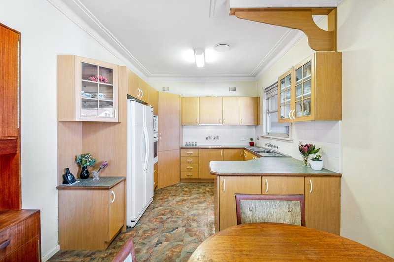 Photo - 43 Mccrossin Avenue, Birrong NSW 2143 - Image 4