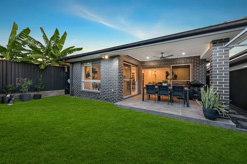 Photo - 43 Medlock Street, Grantham Farm NSW 2765 - Image 3