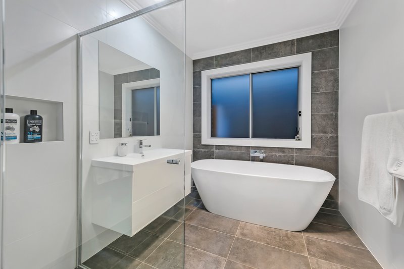 Photo - 43 Medlock Street, Grantham Farm NSW 2765 - Image 9