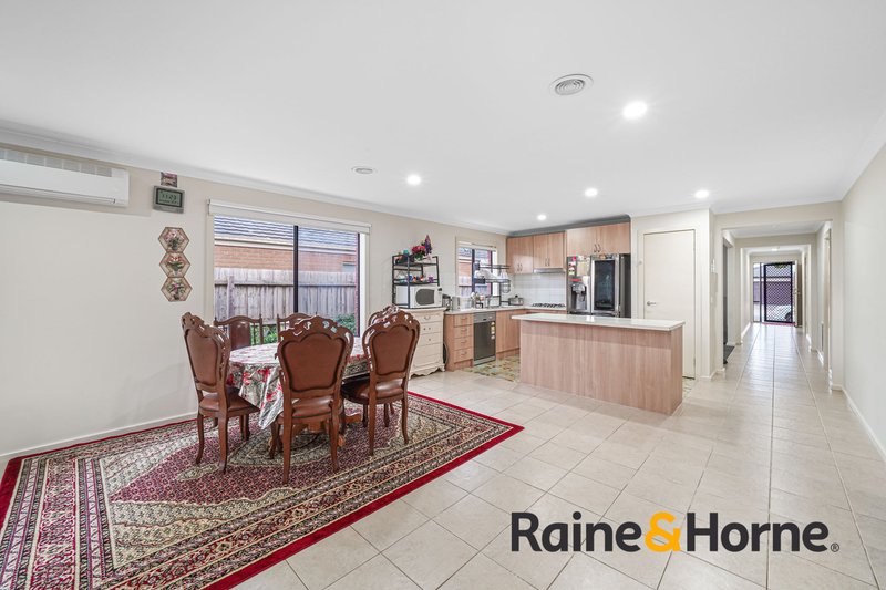 Photo - 43 Melissa Way, Pakenham VIC 3810 - Image 7