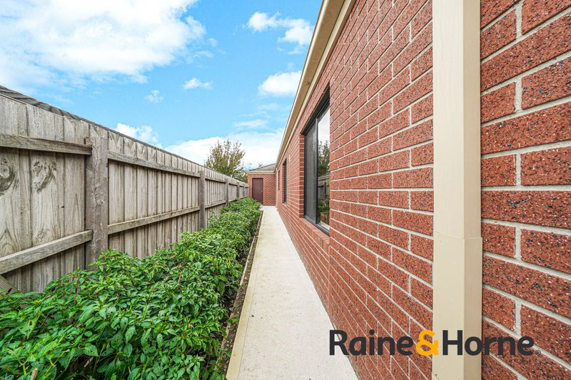Photo - 43 Melissa Way, Pakenham VIC 3810 - Image 16