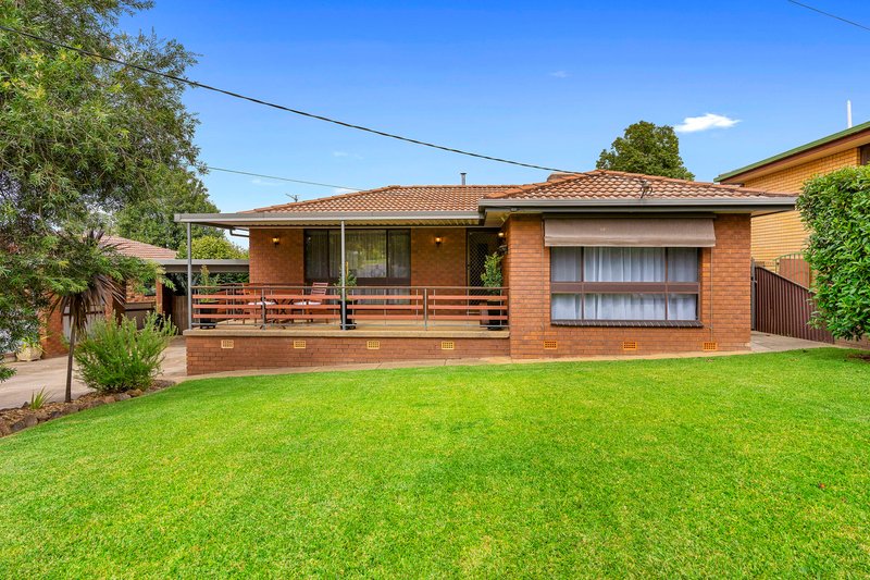 43 Merinda Crescent, Kooringal NSW 2650