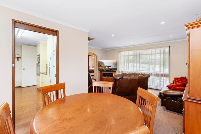 Photo - 43 Merinda Crescent, Kooringal NSW 2650 - Image 6