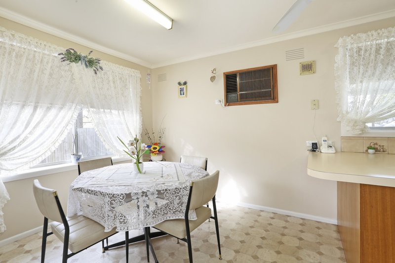 Photo - 43 Merlin Crescent, Corio VIC 3214 - Image 4