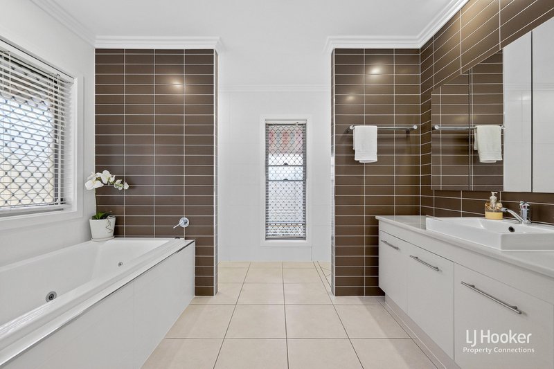 Photo - 43 Mondial Drive, Warner QLD 4500 - Image 11