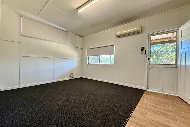 Photo - 43 Morfitt Street, Mandurah WA 6210 - Image 3