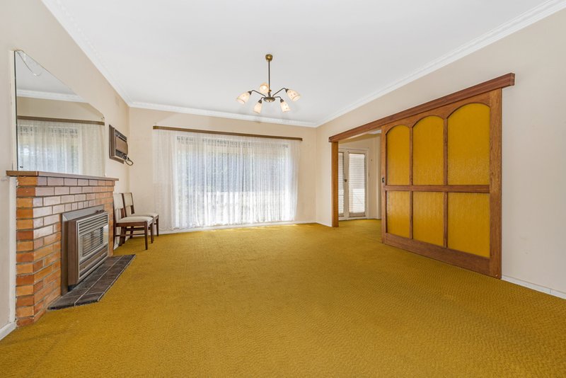 Photo - 43 Morwell Avenue, Watsonia VIC 3087 - Image 3