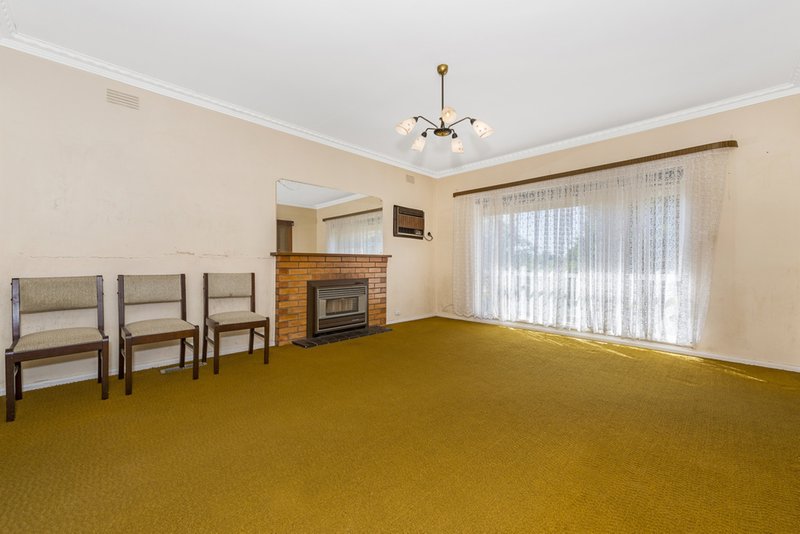 Photo - 43 Morwell Avenue, Watsonia VIC 3087 - Image 4