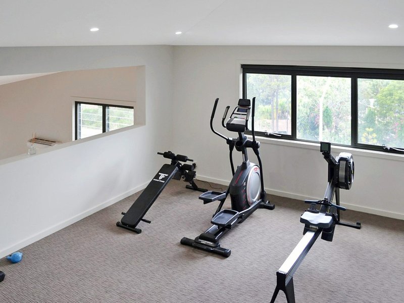 Photo - 43 Mozart Place, Mount Ommaney QLD 4074 - Image 6