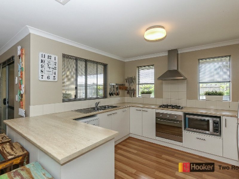 Photo - 43 Mullins Way, Yanchep WA 6035 - Image 2