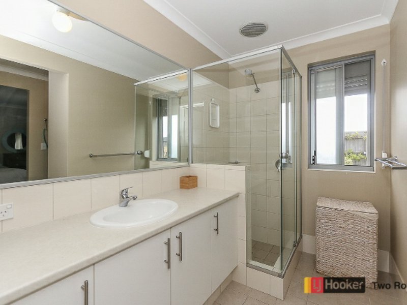 Photo - 43 Mullins Way, Yanchep WA 6035 - Image 9