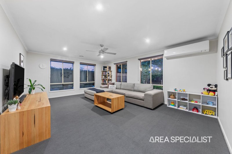 Photo - 43 Murphy Road, Pakenham VIC 3810 - Image 4