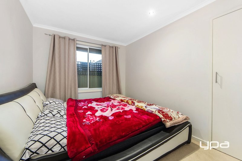 Photo - 43 Neale Road, Deer Park VIC 3023 - Image 6