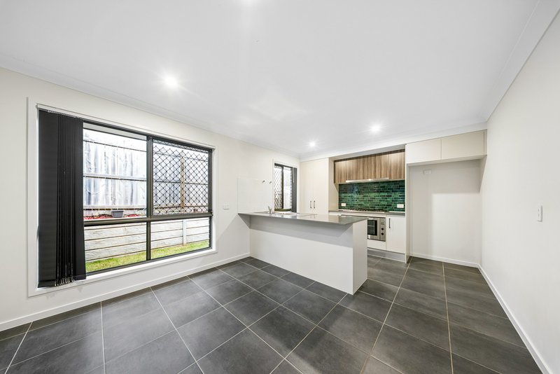 Photo - 43 Neumann Drive, Yarrabilba QLD 4207 - Image 2