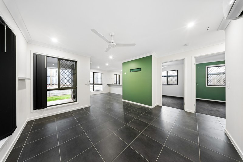 Photo - 43 Neumann Drive, Yarrabilba QLD 4207 - Image 3